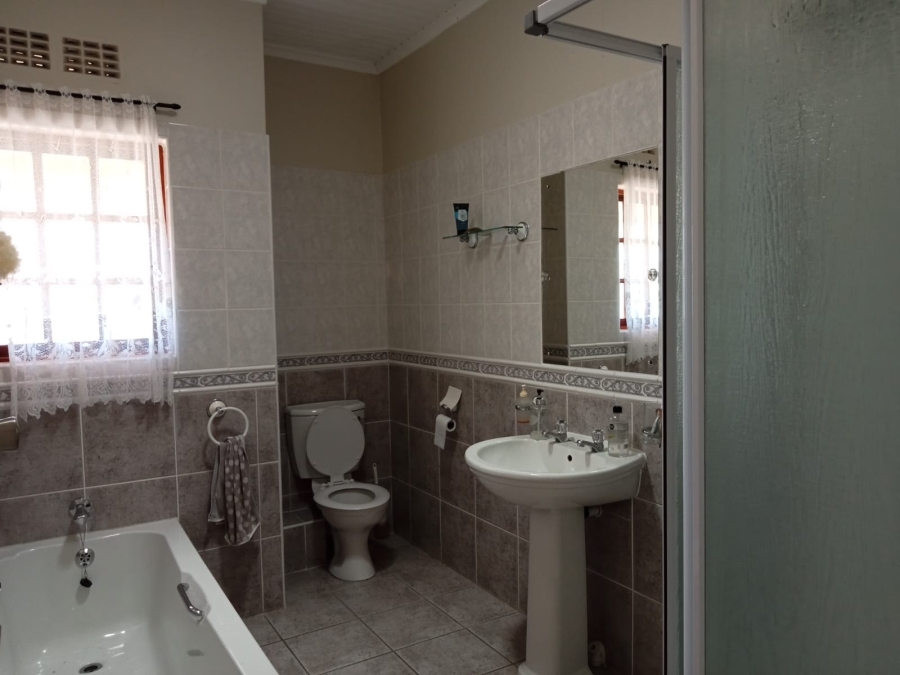 3 Bedroom Property for Sale in Kaffrarian Heights Eastern Cape